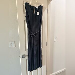 J. Jill Sleeveless Pleated Jumpsuit in Dark Gray